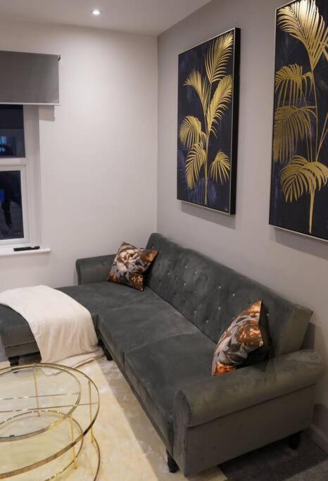 Luxury City Centre Apartment With Juliet Balcony, Fast Wifi And Smarttv With Netflix BUCKINGHAMSHIRE 외부 사진